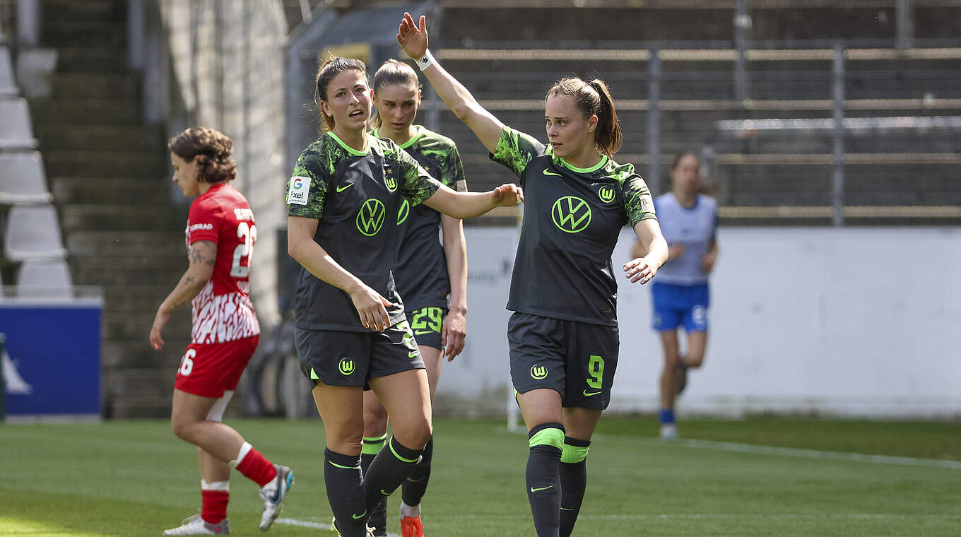 SC Freiburg - VfL Wolfsburg © imago