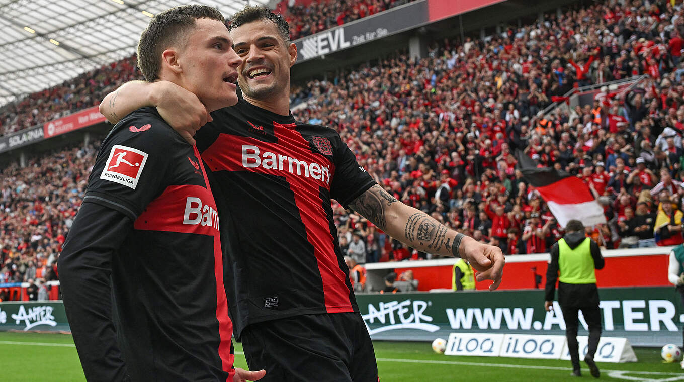 Jubel bei Bayer Leverkusen: Der erste Meistertitel steht fünf Spieltage vor Schluss fest © Getty Images