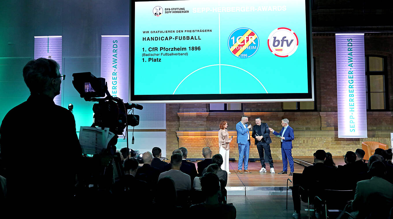 Sieger in der Kategorie "Handicap-Fußball": der 1. CfR Pforzheim © Carsten Kobow