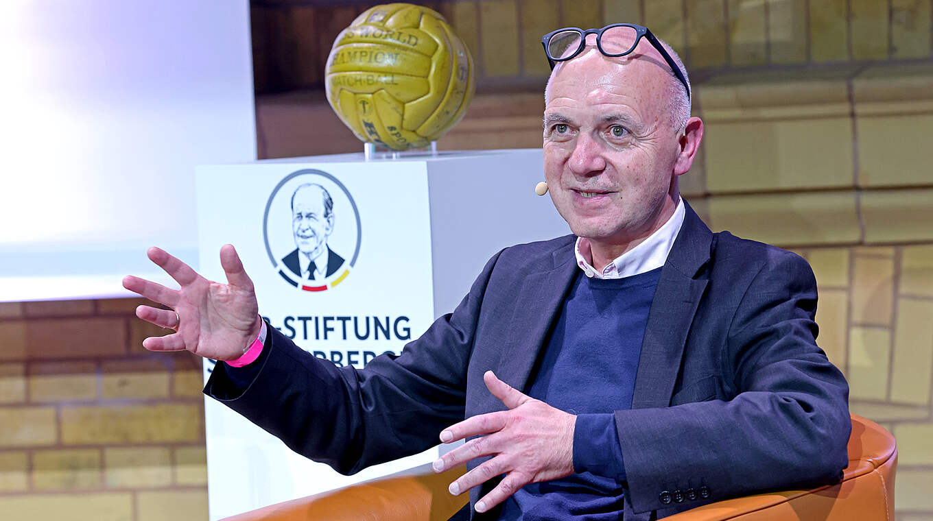 Ließ sich die Veranstaltung in Berlin nicht entgehen: DFB-Präsident Bernd Neuendorf © Carsten Kobow