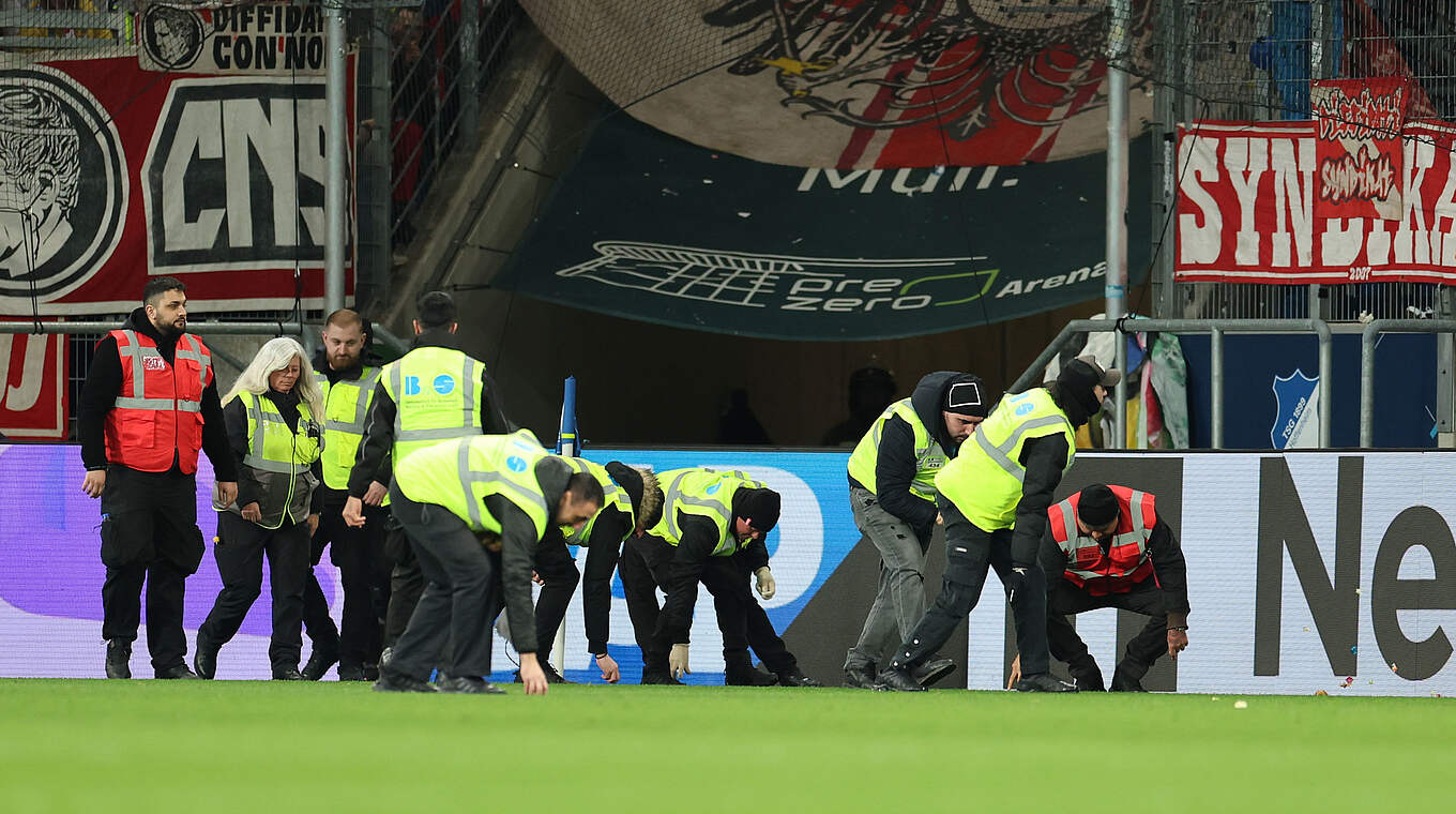 Süßigkeiten und Co.: 1. FC Köln wird nach Fanprotesten zur Kasse gebeten © Getty Images