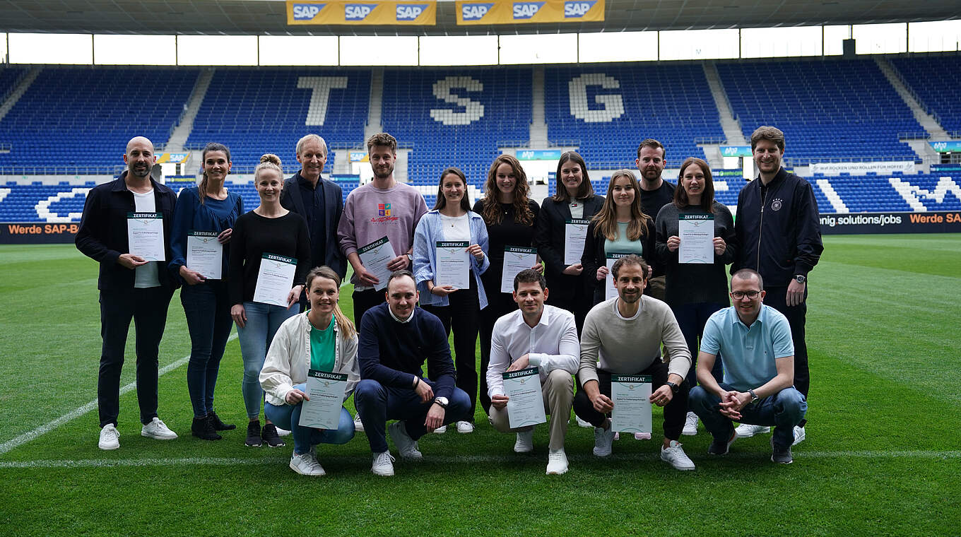 Augezeichnet: 15 Teilnehmer*innen wiesen ihre Expertise in der Fußballpsychologie nach © TSG Hoffenheim