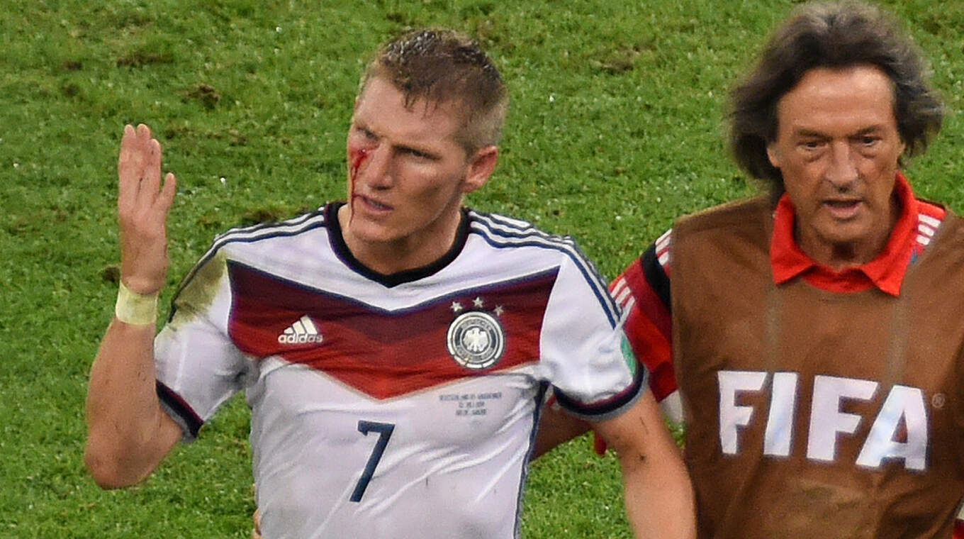 Hart im Nehmen: Im WM-Finale 2014 bekam Schweinsteiger einen Schlag von Sergio Agüero ab © Picture Alliance/dpa/Thomas Eisenhuth