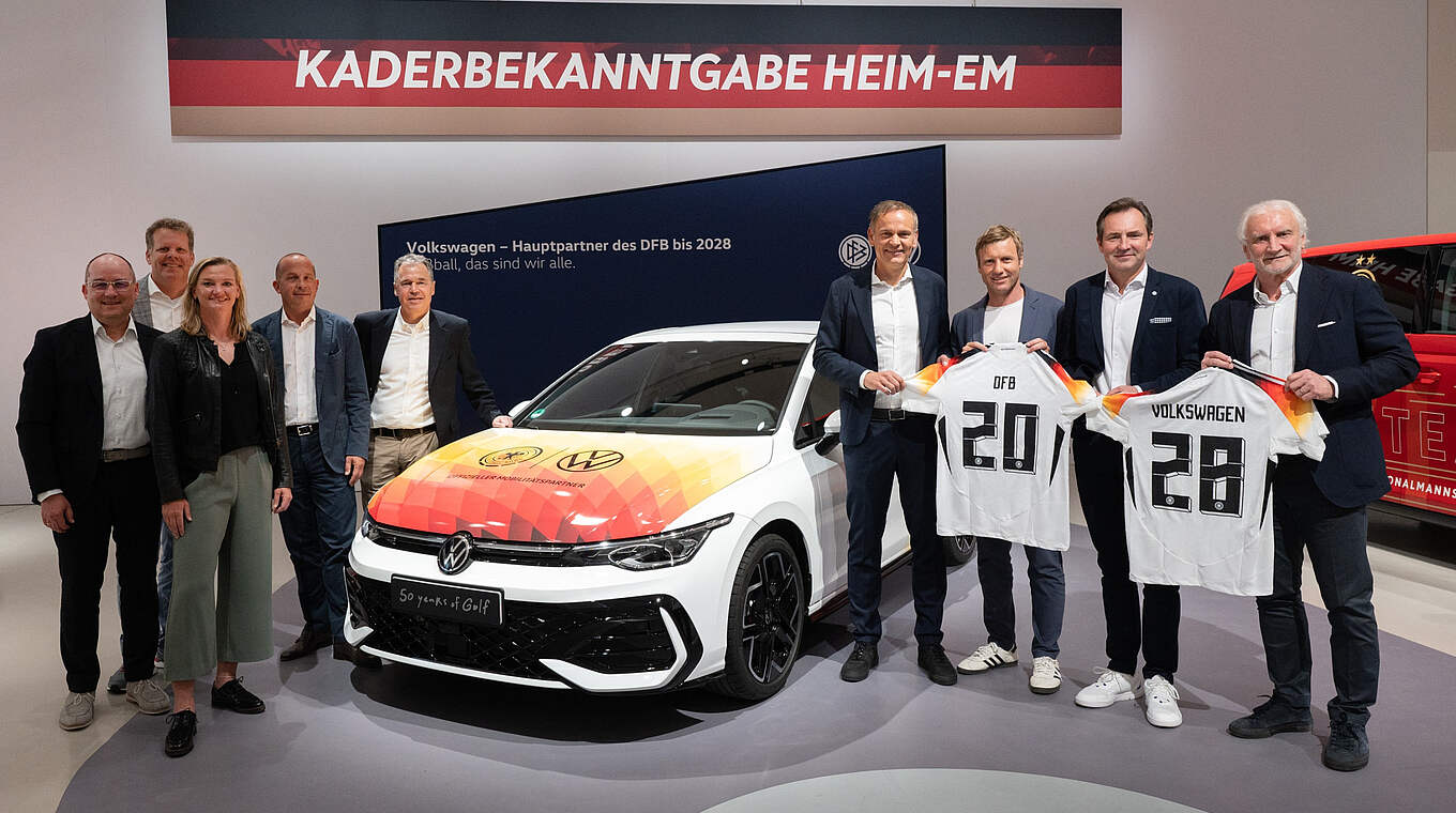 "Nachhaltiges Engagement für den gesamten Fußball in Deutschland": DFB und VW © Volkswagen