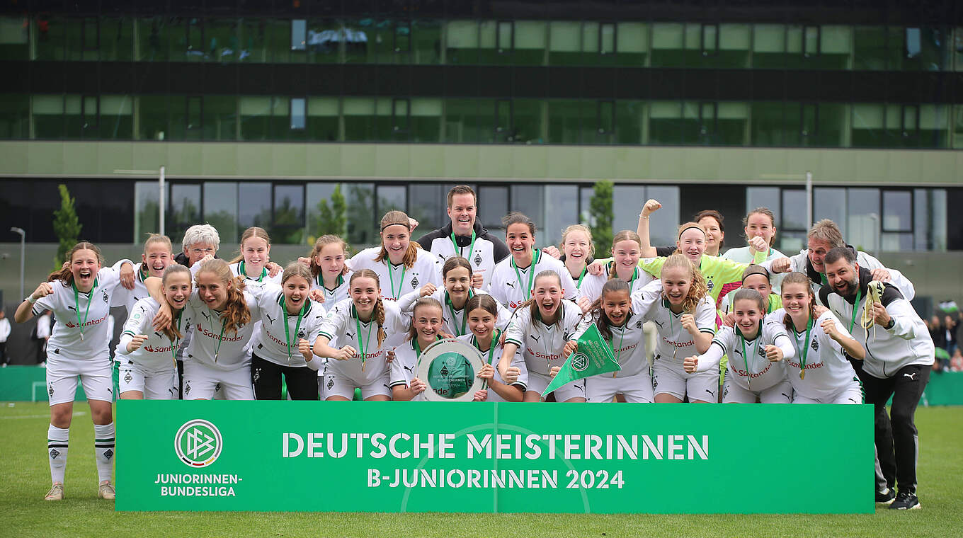 Feiert mit einem 1:0-Sieg die B-Juniorinnen-Meisterschaft: Borussia Mönchengladbach © Imago Images