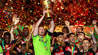 Bayer Leverkusen lift the DFB-Pokal for the second time after 1993.  © Getty Images