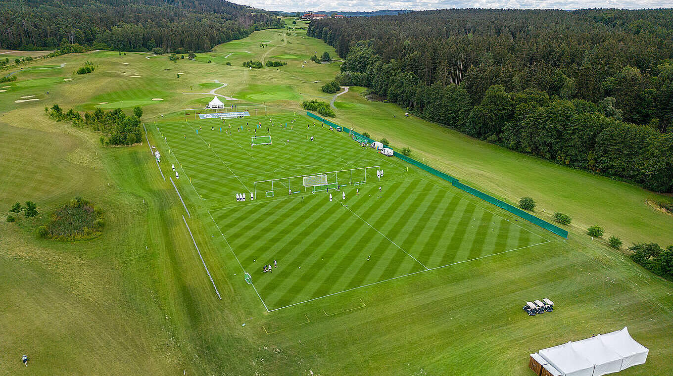 Nagelsmann: "Excellent on-site training pitches and recovery facilities" © 