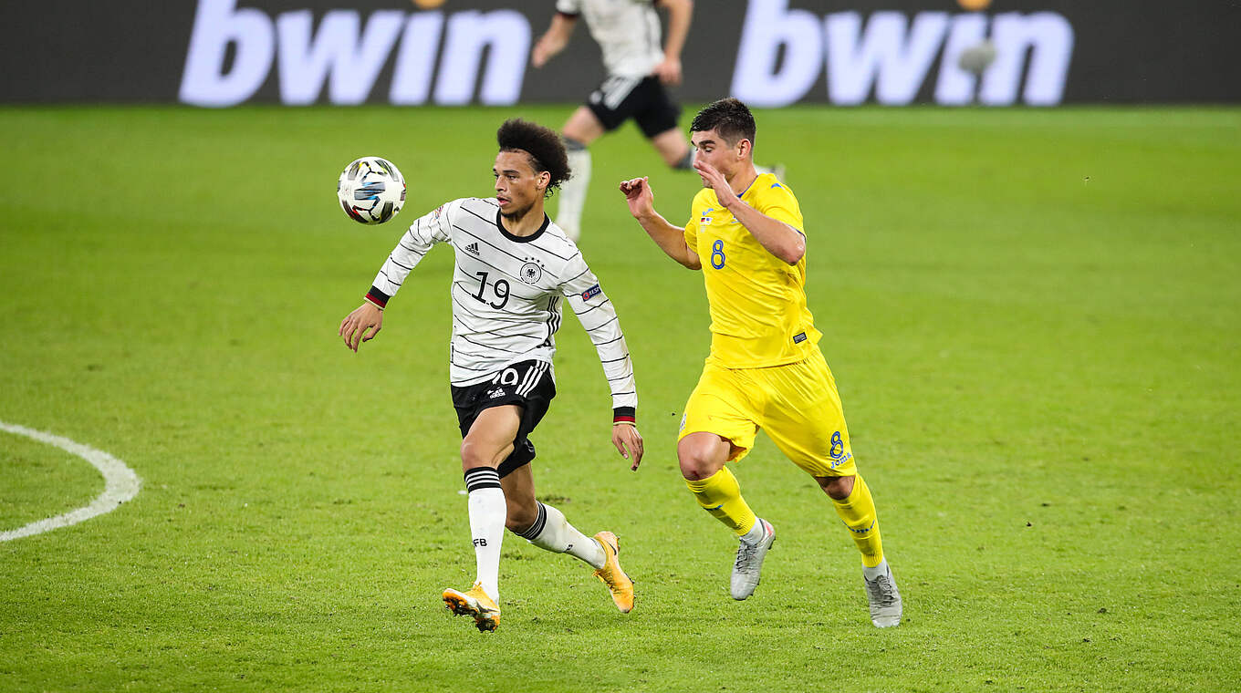 Der letzte Heimsieg gegen die Ukraine: 2020 trifft Leroy Sané (l.) in Leipzig beim 3:1  © Imago