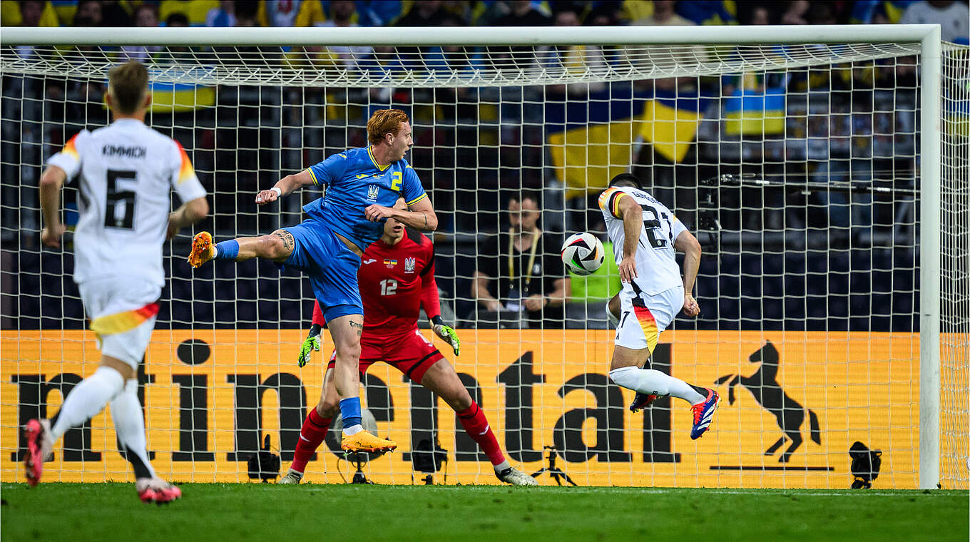 Beste Chance in Hälfte eins: Ilkay Gündogan verpasst das 1:0 © DFB/GES-Sportfoto