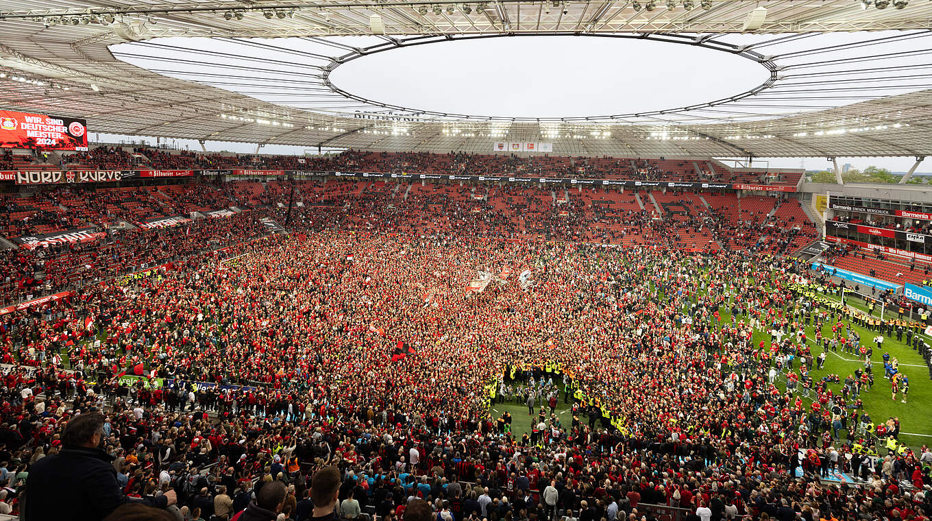 Platzsturm und Co: Geldstrafe für Meister Bayer Leverkusen © 2024 Getty Images