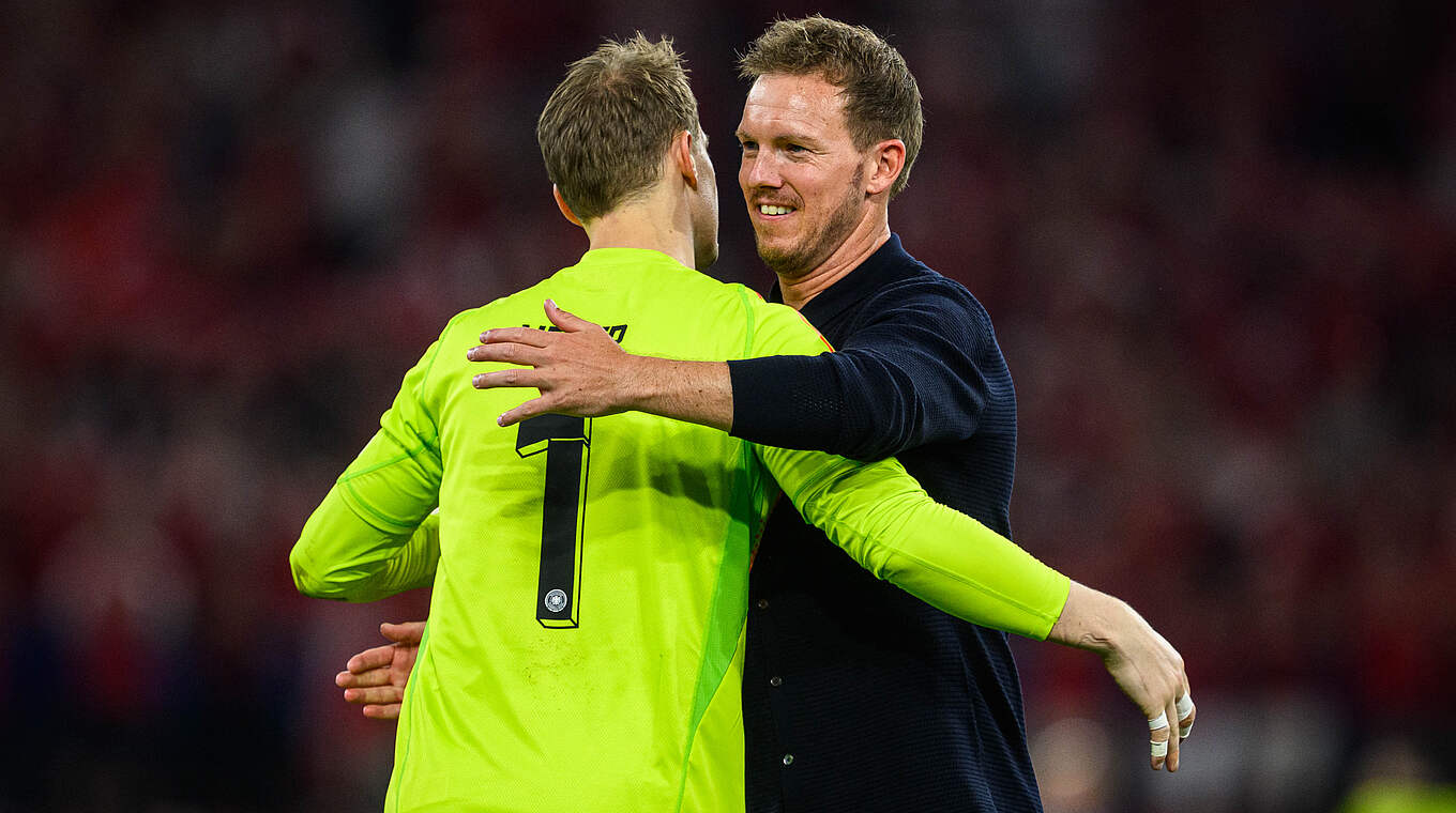 Bundestrainer Nagelsmann (r.) mit Torhüter Neuer: "Zu Null ist immer gut" © DFB/GES-Sportfoto