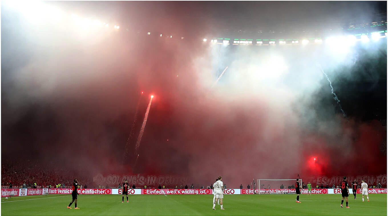 Massiver Einsatz von Pyrotechnik im Pokalfinale: Geldstrafe für den 1. FC Kaiserslautern © Getty Images