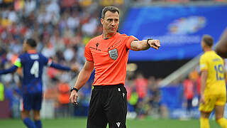 Leitet im Halbfinale sein viertes Spiel bei dieser EM: FIFA-Referee Felix Zwayer © Imago