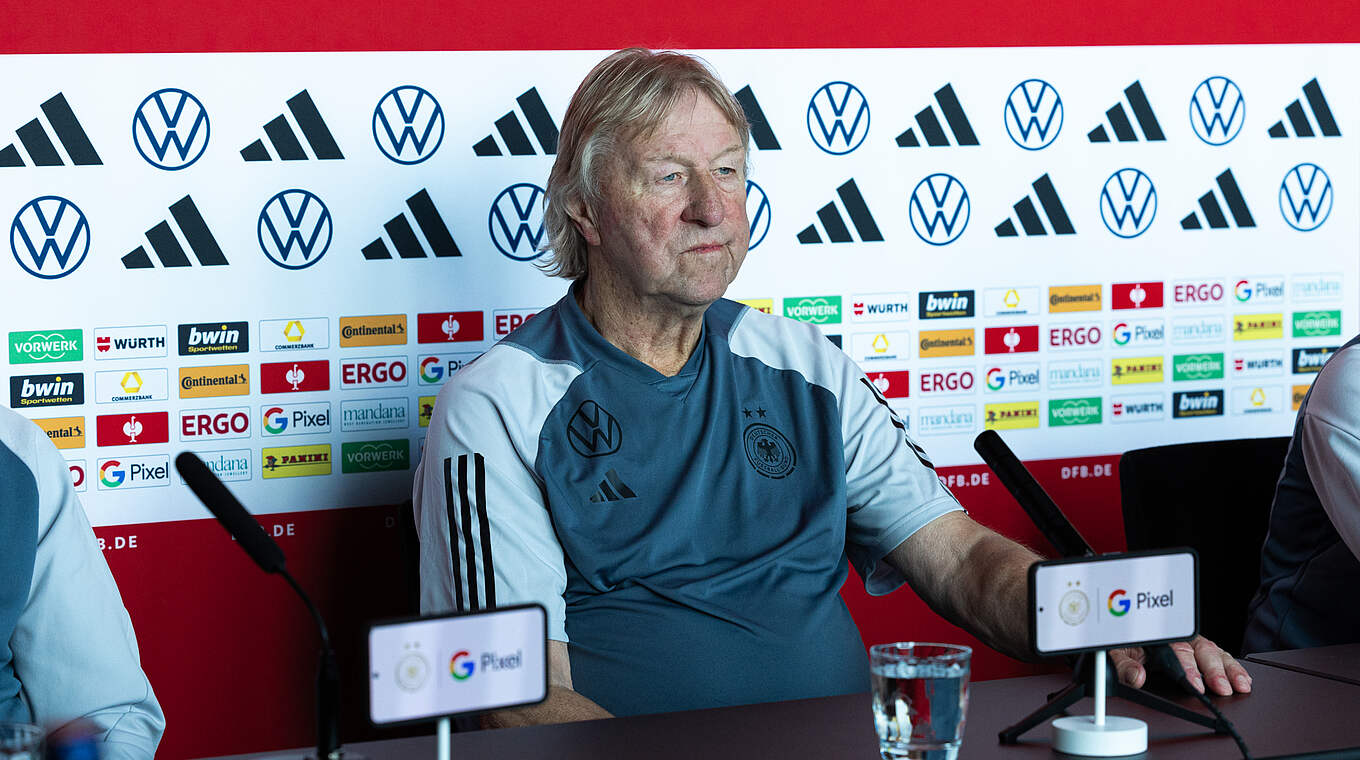 Bundestrainer Horst Hrubesch über Senß: "Sie ist eine komplette Spielerin" © Yuliia Perekopaiko/DFB