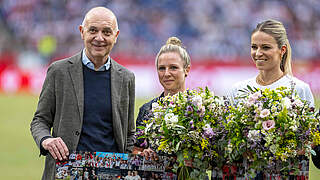 Vor dem Österreich-Spiel (v.l.): Bernd Neuendorf, Svenja Huth und Melanie Leupolz © Imago Images