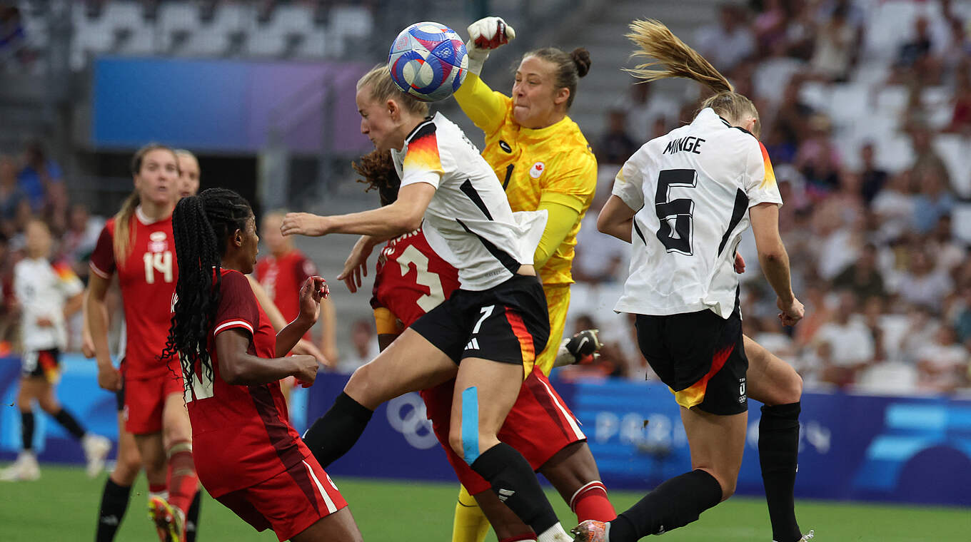 Lea Schüller, Janina Minge © Getty Images