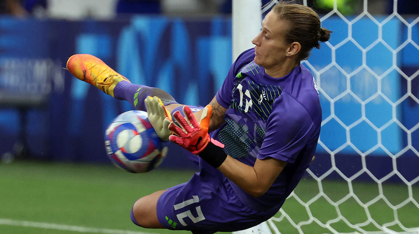 Ann-Katrin Berger saved two penalties to help put Germany through.  © Getty Images