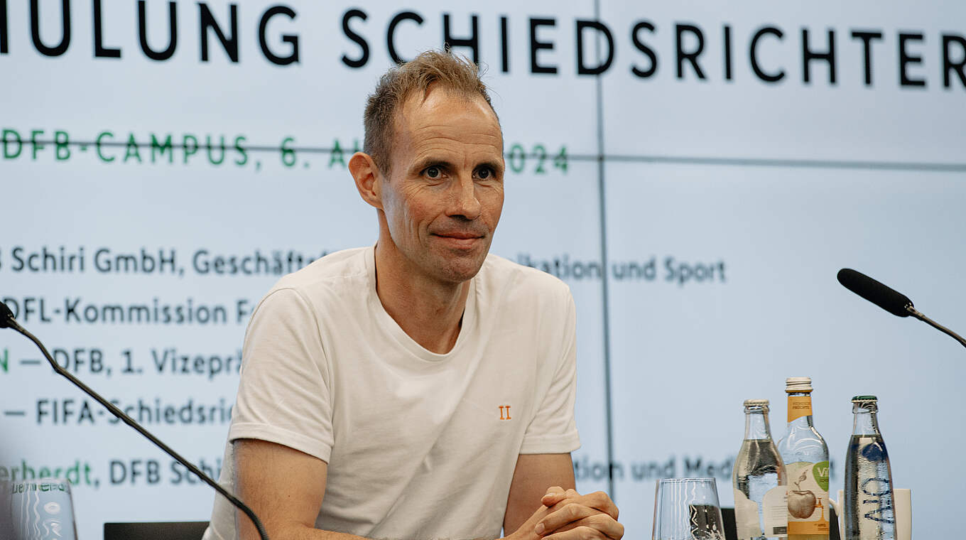 FIFA-Schiedsrichter Sascha Stegemann: "Im Sinne und Geist des Sports agieren" © Liam S. Curtis Mbella Ngom/ DFB