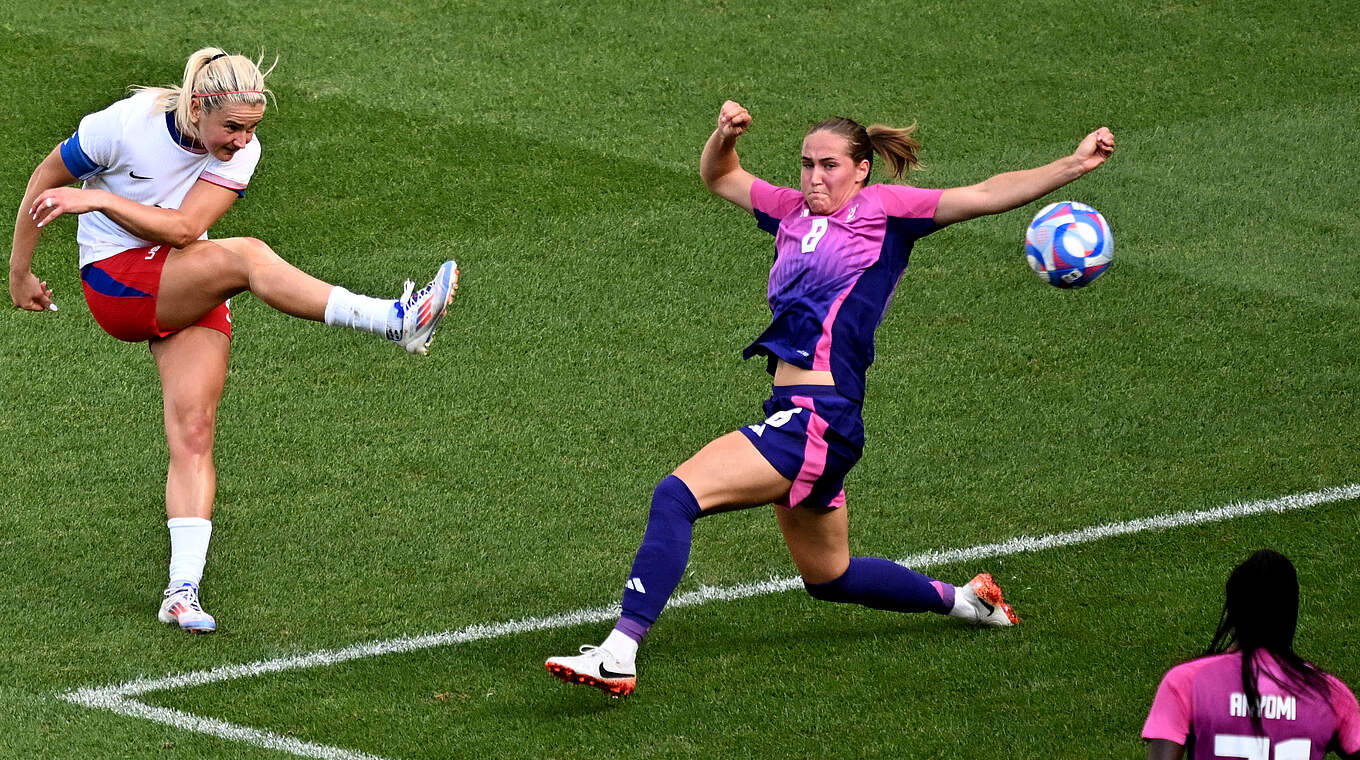 Heute für Popp in der Startelf: Sydney Lohmann (r.) © Getty Images