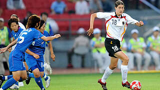 Olympia 2008: DFB-Frauen um Kerstin Garefrekes siegen gegen Japan © Imago