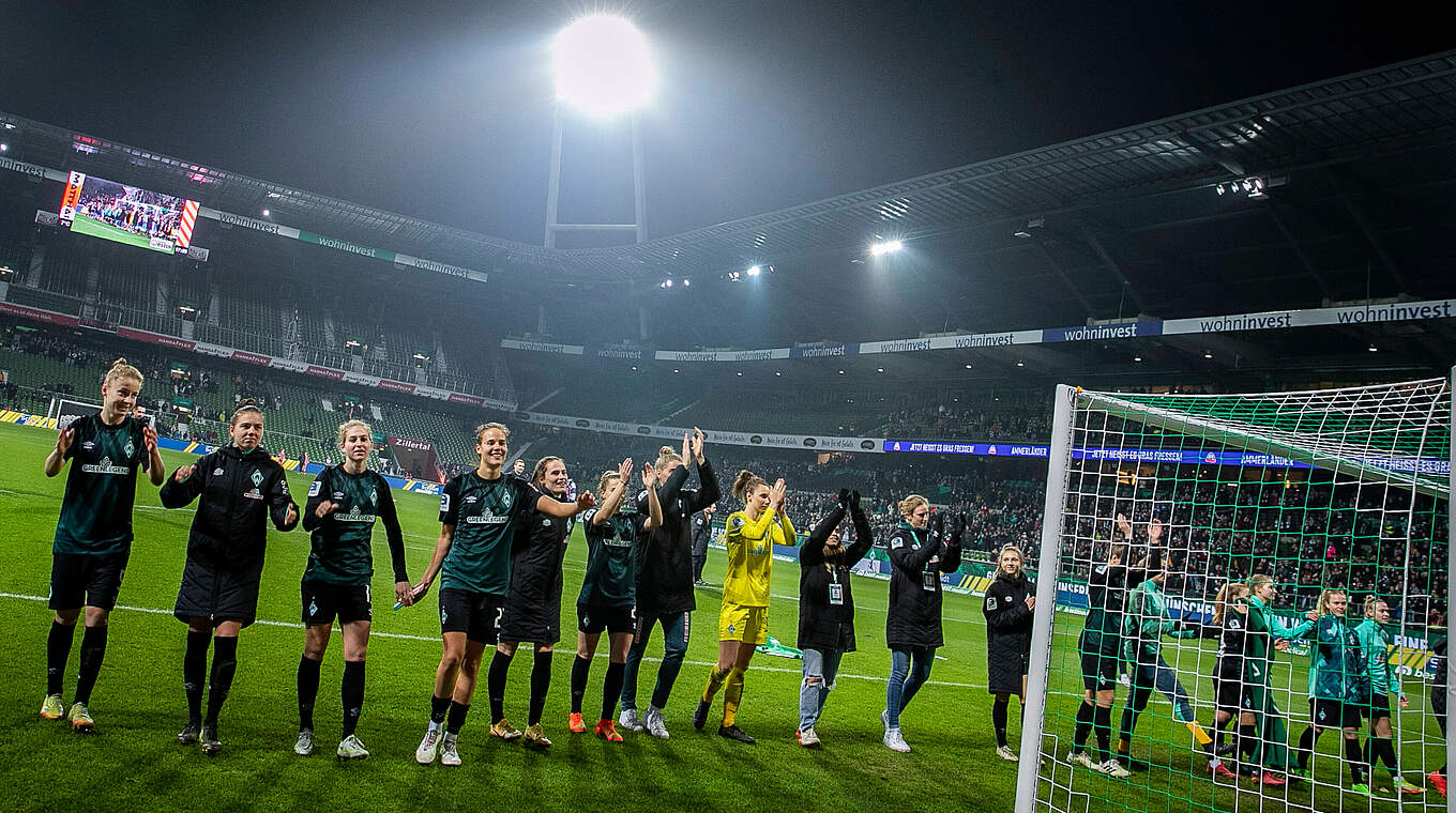 November 2022: 20.417 Fans verfolgen ein Bundesligaspiel im Weserstadion © Imago