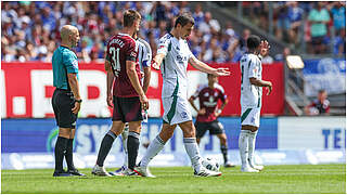 Sieht gegen den 1. FC Nürnberg die Gelb-Rote Karte: Ron Schallenberg (M.)  © imago