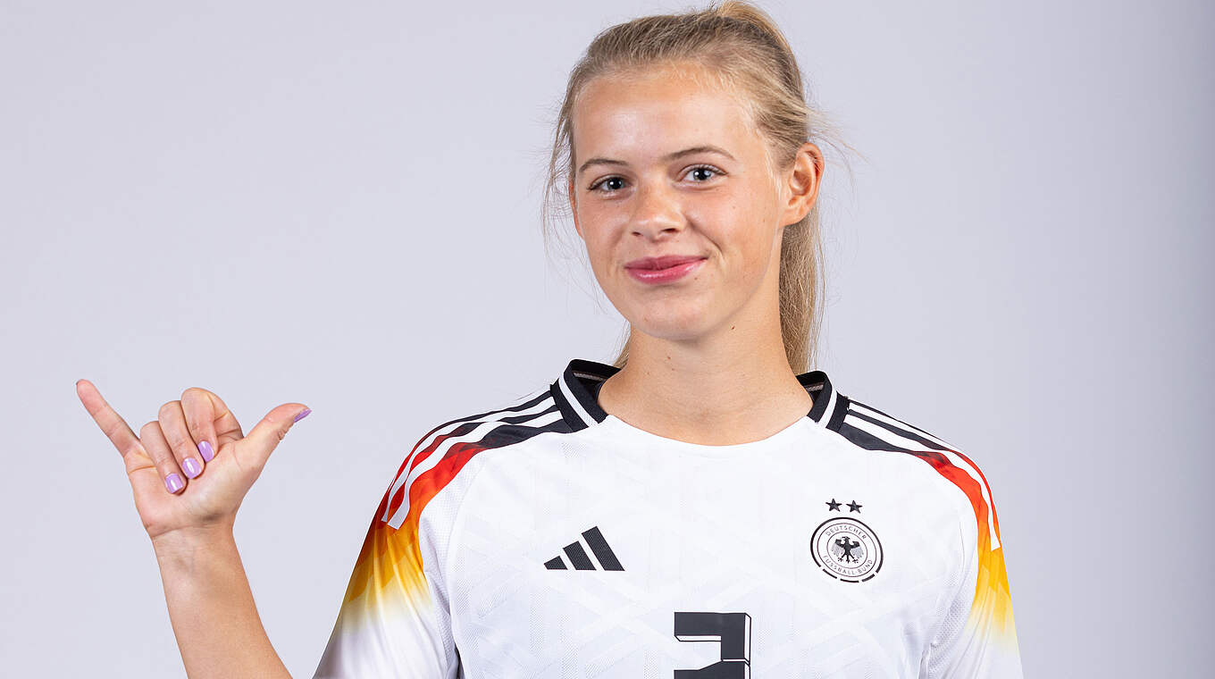 "Das Team hat mir gut mit Kommandos weitergeholfen": WM-Joker Miriam Hils © FIFA/Getty Images