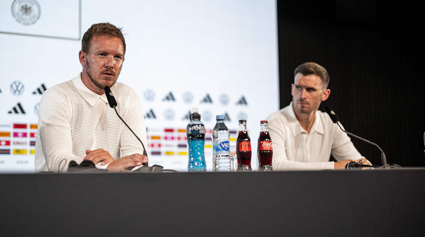 Julian Nagelsmann (l.): "Es liegt an uns, wie weit wir den Gegner hinten reindrücken" © GES Sportfoto