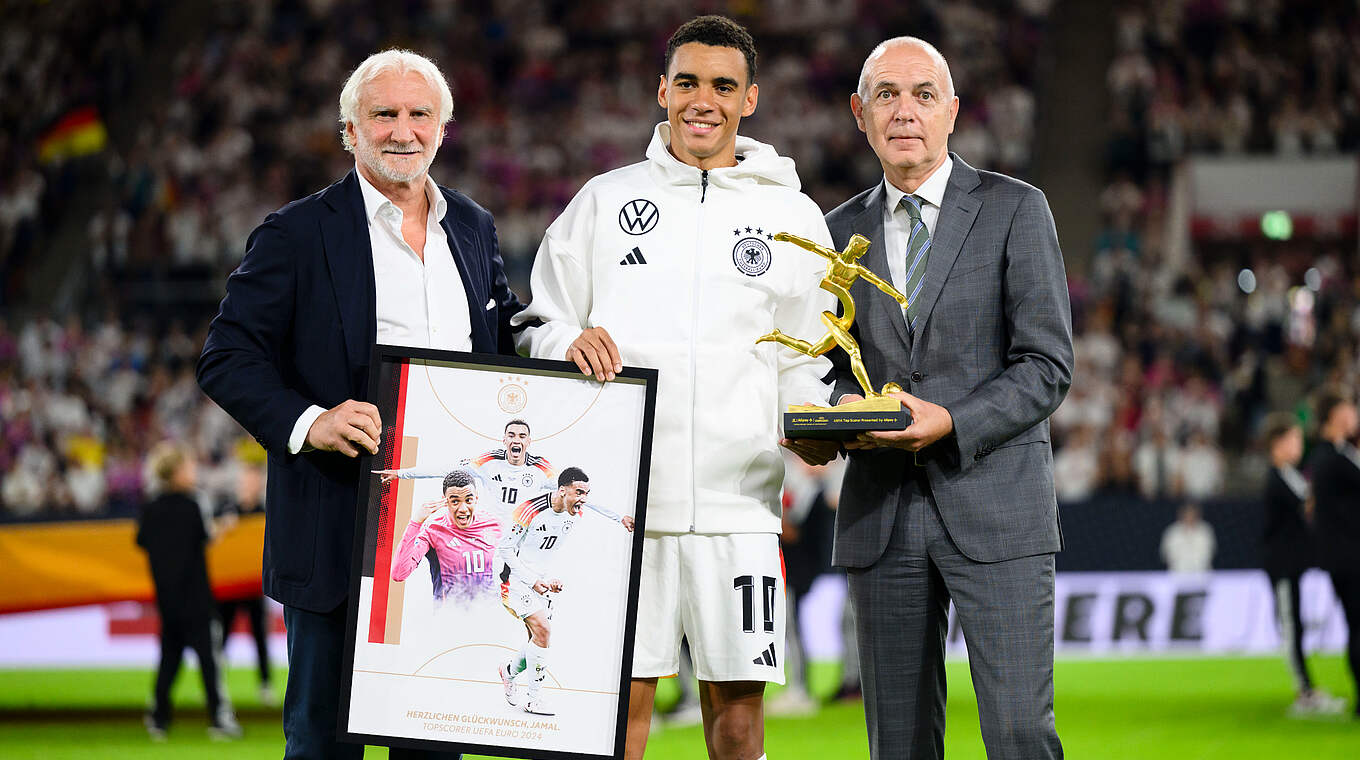 V.l.: Rudi Völler, Jamal Musiala und Bernd Neuendorf © DFB/GES-Sportfoto