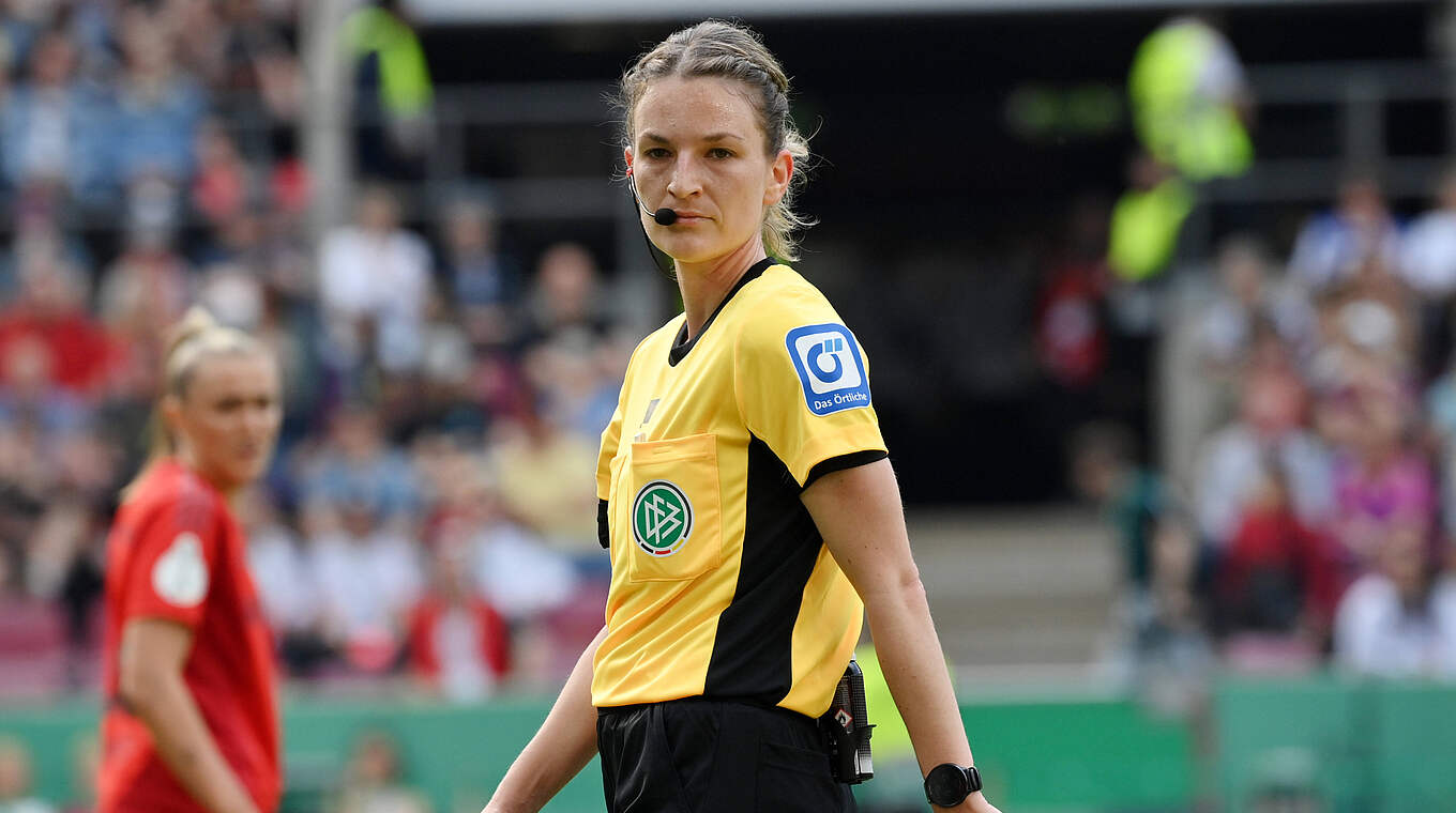 Erfahrung aus 56 Spielen in der Frauen-Bundesliga: Referee Miriam Schwermer © imago