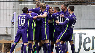 2:0 gegen Chemnitz: FC Erzgebirge Aue jubelt © imago/Karina Hessland