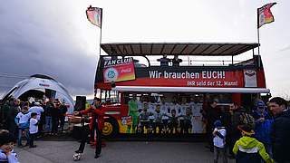 Bitte einsteigen: Der Fan Club-Bus fährt zur EURO © Getty Images