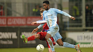 Von den Stuttgarter Kickers zum SV Wehen Wiesbaden: Angreifer Stephané Mvibudulu © 2016 Getty Images