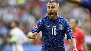 De Rossi suffered serious bruising to his thigh against Spain © ©AFP/Getty Images