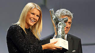 Europas Fußballerin des Jahres: Ada Hegerberg (l.) © AFP/Getty Images