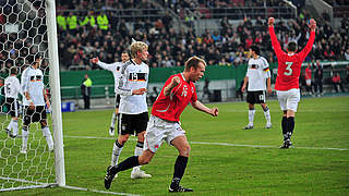 Das letzte Duell: Christian Grindheim erzielt 2009 in Düsseldorf das Siegtor für Norwegen © 2009 Getty Images