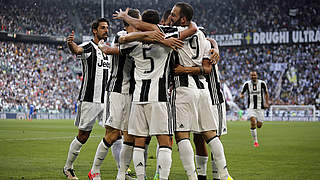 Vorsprung an der Spitze ausgebaut: Juventus Turin und Sami Khedira (l.) © MARCO BERTORELLO/AFP/Getty Images