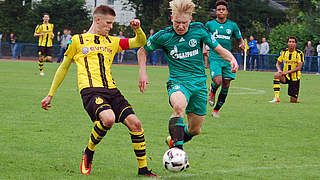 Enge Duelle im Derby: Der Dortmunder Burnic (l.) gegen Lennart Czyborra © MSPW