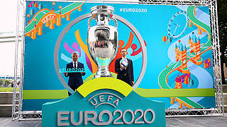 London mayor Sadiq Khan and UEFA President Ceferin unveil the new logo in London.  © 2016 Getty Images
