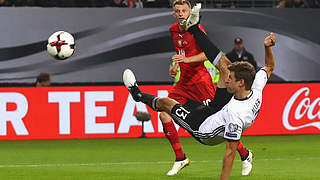 Very acrobatic, but no goal: Thomas Müller leaps well in the air against the Czech Republic © 2016 Getty Images