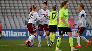 FC Bayern Ladies celebrate their win over Hibernian Ladies  © Jan Kuppert