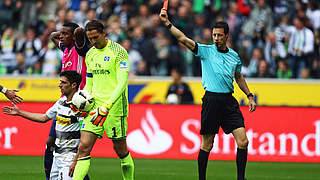 Wegen unsportlichen Verhaltens für zwei Spiele gesperrt: Hamburgs Cléber Reis (o.l.) © 2016 Getty Images