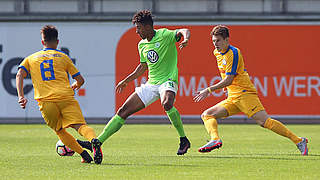 Wolfsburgs Zugang Orrin McKinze Gaines (M.) hat schon acht Scorerpunkte © imago/regios24