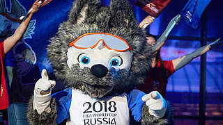 Zum offiziellen Maskottchen der WM 2018 in Russland gekürt: der Wolf Zabivaka  © 2016 Getty Images