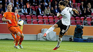 Tolle Technik, kein Tor: Bei der EM 2013 spielen Maroszan (r.) und Co. 0:0 gegen Holland © imago sportfotodienst