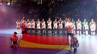 Historischer Moment: Die deutsche Futsal-Nationalmannschaft vor ihrem ersten offiziellen Länderspiel © 2016 Getty Images