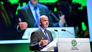 FIFA-Präsident Infantino bei seiner Rede in Erfurt © 2016 Getty Images