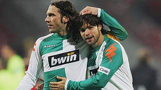 Lässt sich für seinen Treffer gegen Nürnberg feiern: Torsten Frings (l.) © 2006 Getty Images