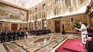 Zu Gast im Apostolischen Palast des Vatikans: DFB-Delegation und Nationalmannschaft © 
