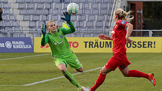 Die Frankfurter Matchwinnerin gegen Duisburg: Nationalspielerin Mandy Islacker (r.) © Jan Kuppert